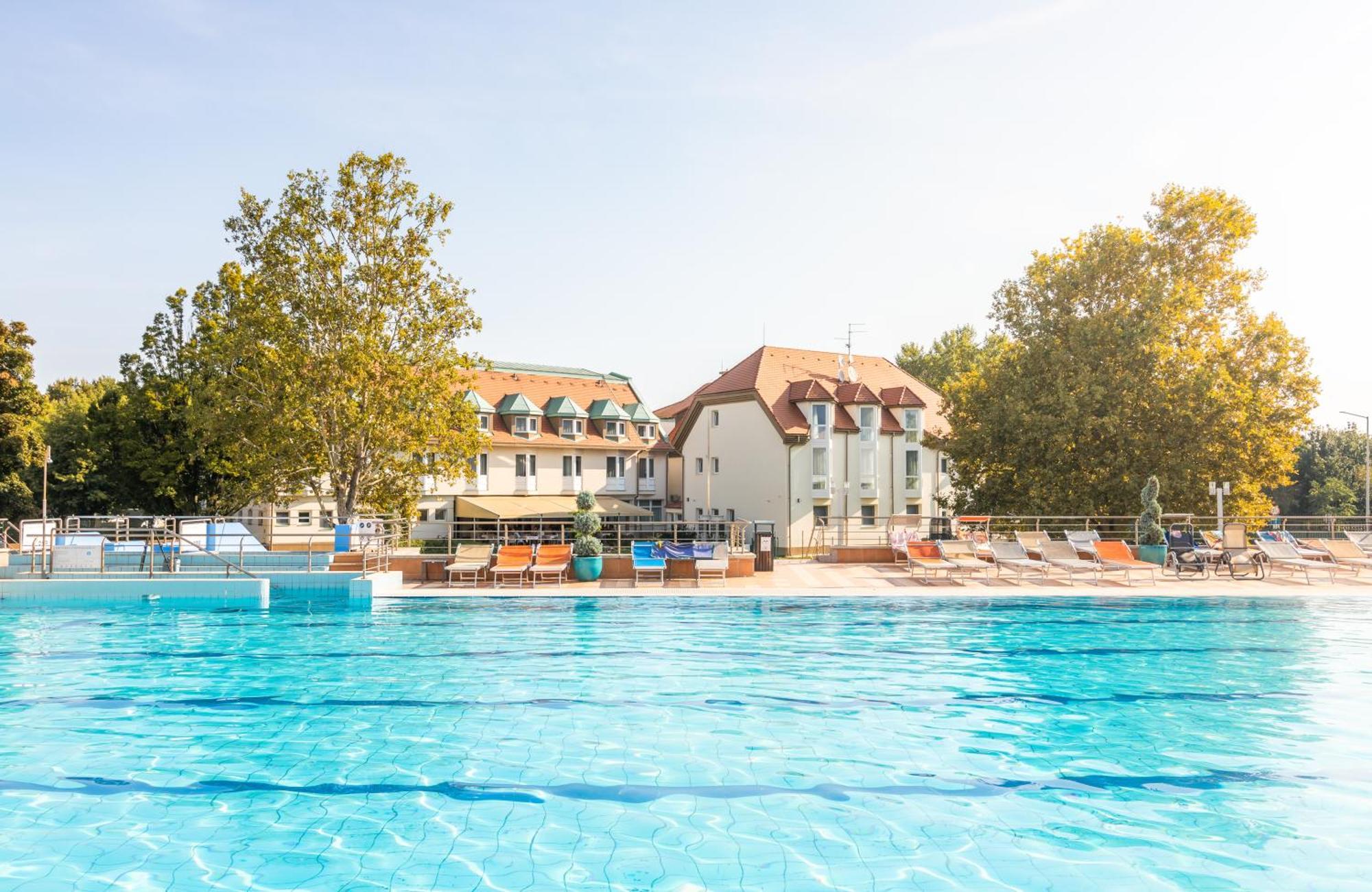 Aqua Hotel Termal Mosonmagyarovar Bagian luar foto